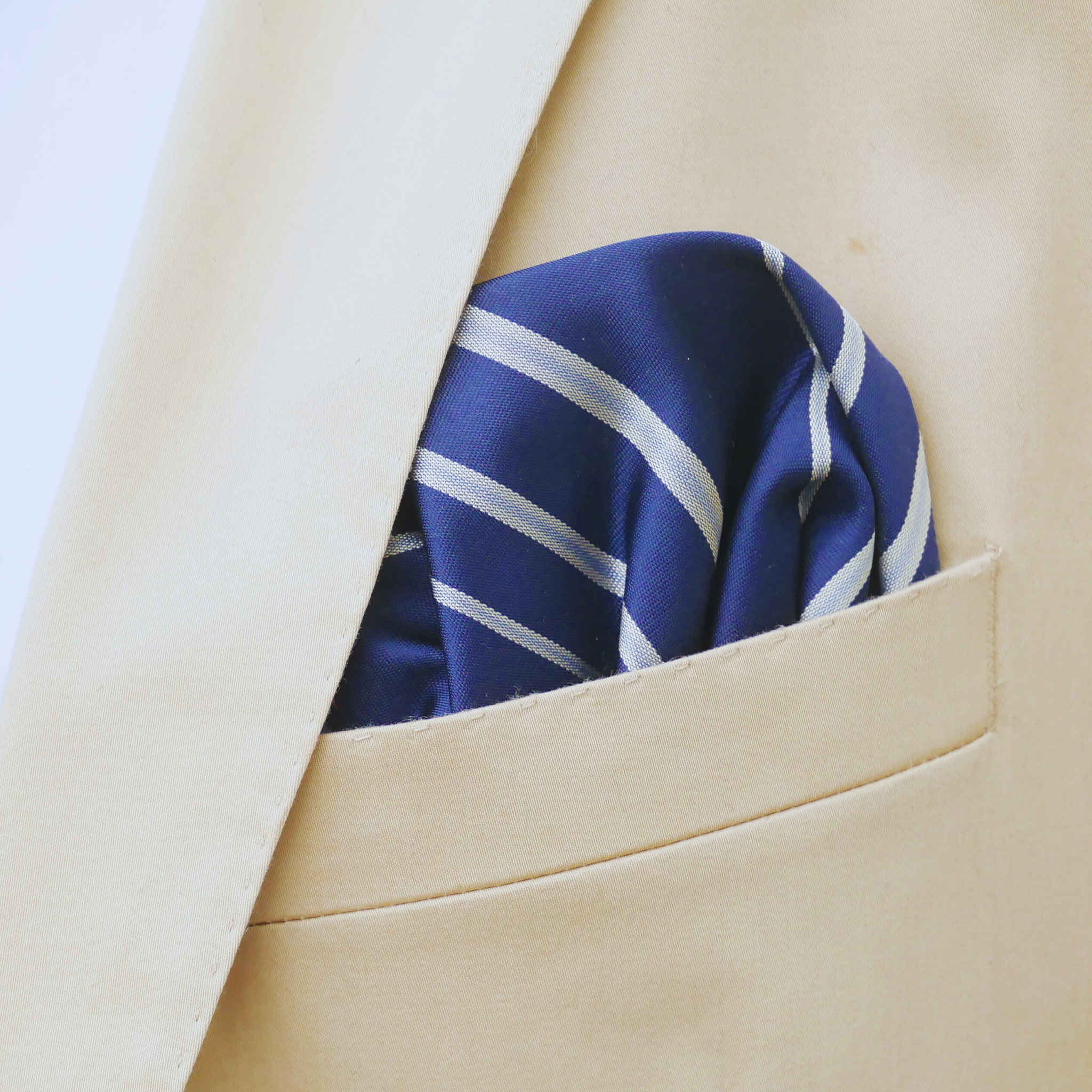 Einstecktuch blau mit Streifen