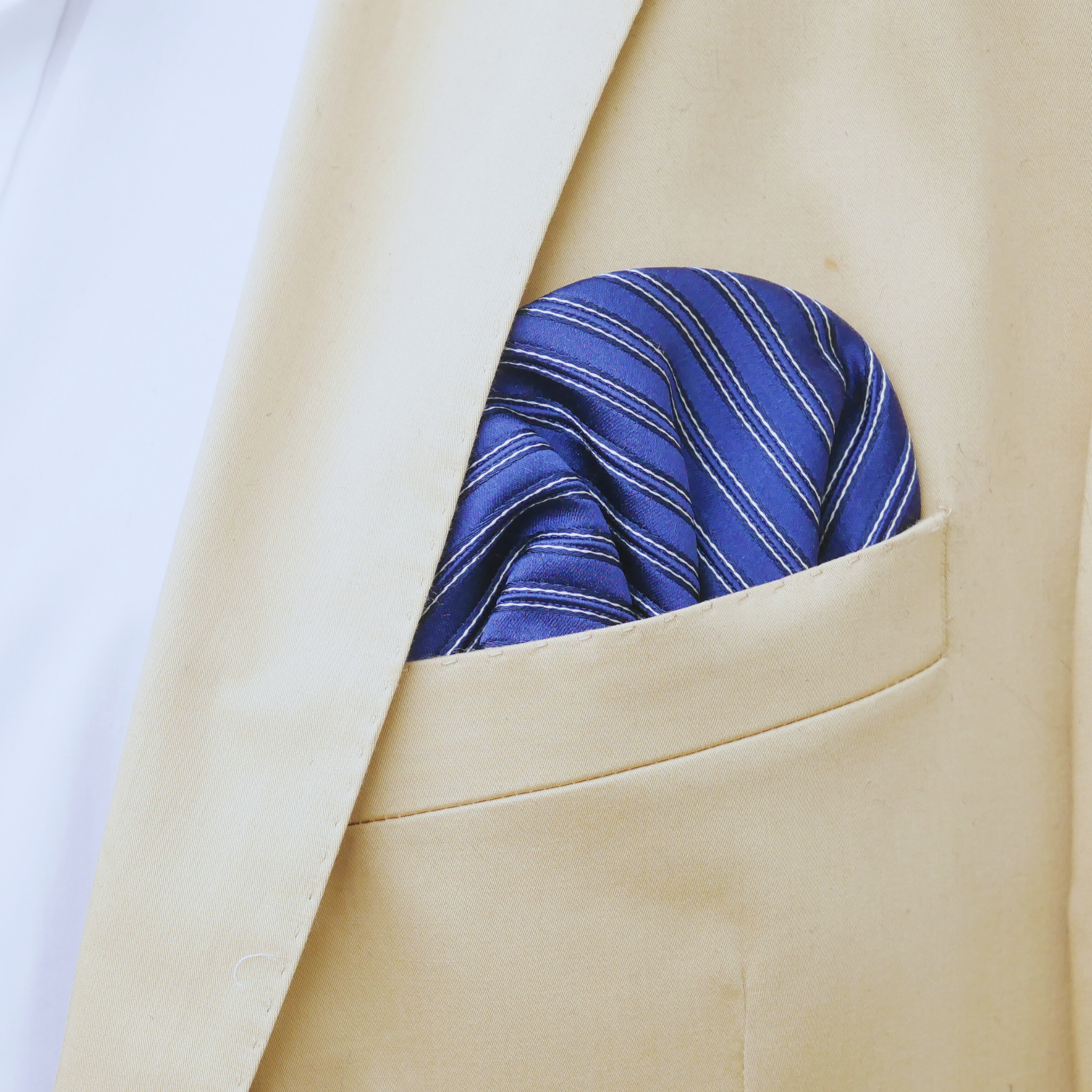 Einstecktuch blau mit Streifen