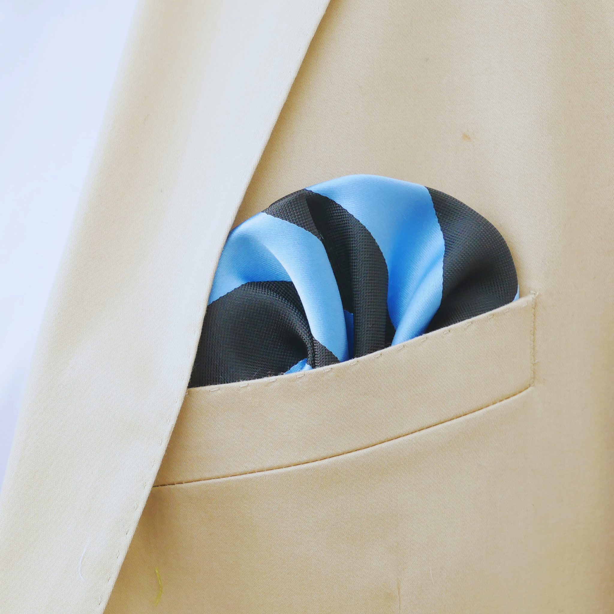 Einstecktuch blau gestreift