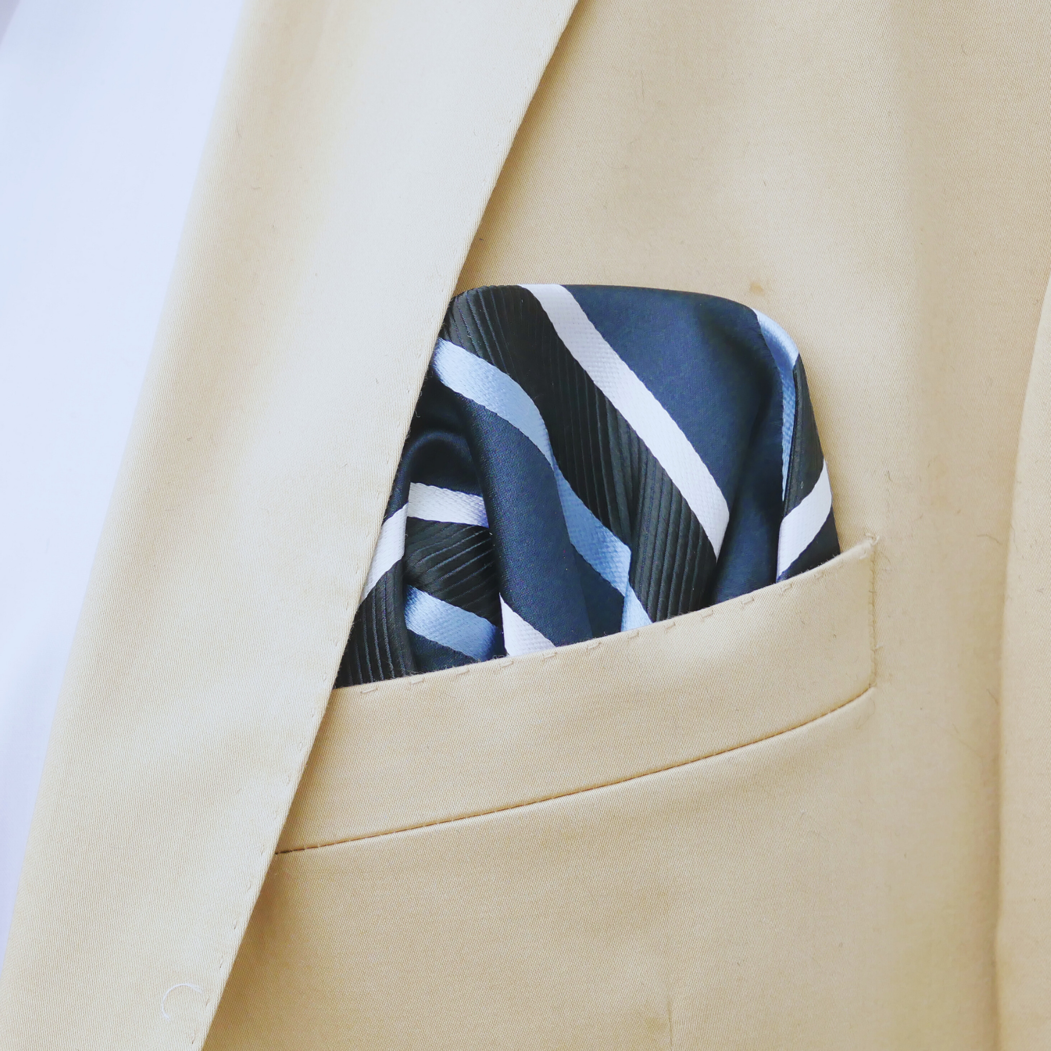 Einstecktuch blau gestreift