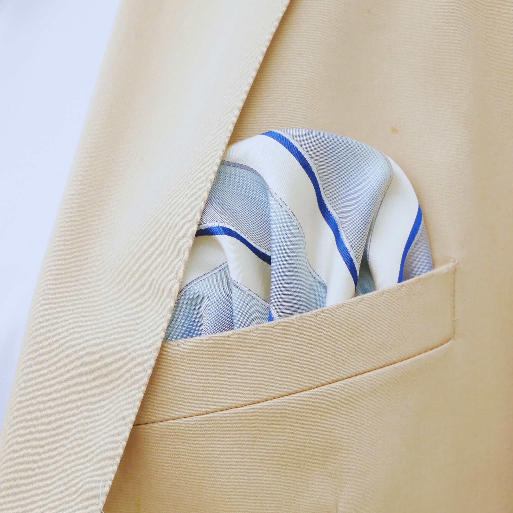 Einstecktuch blau / weiß gestreift