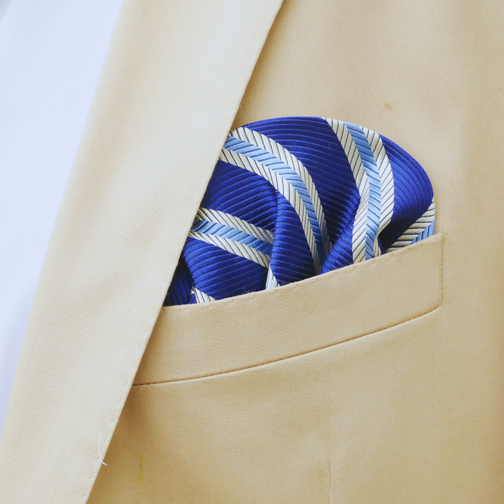 Einstecktuch blau gestreift