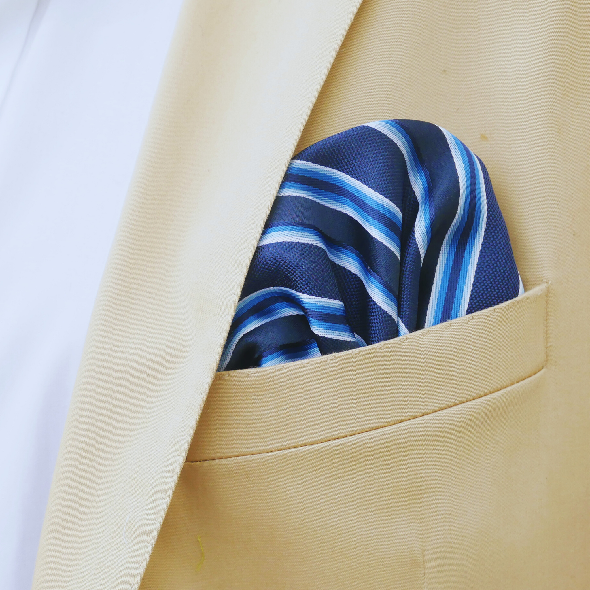 Einstecktuch blau gestreift