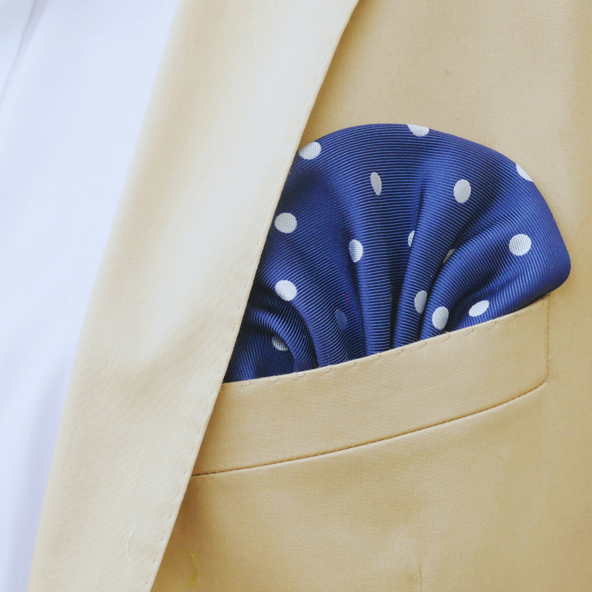 Einstecktuch blau mit weißen Punkten