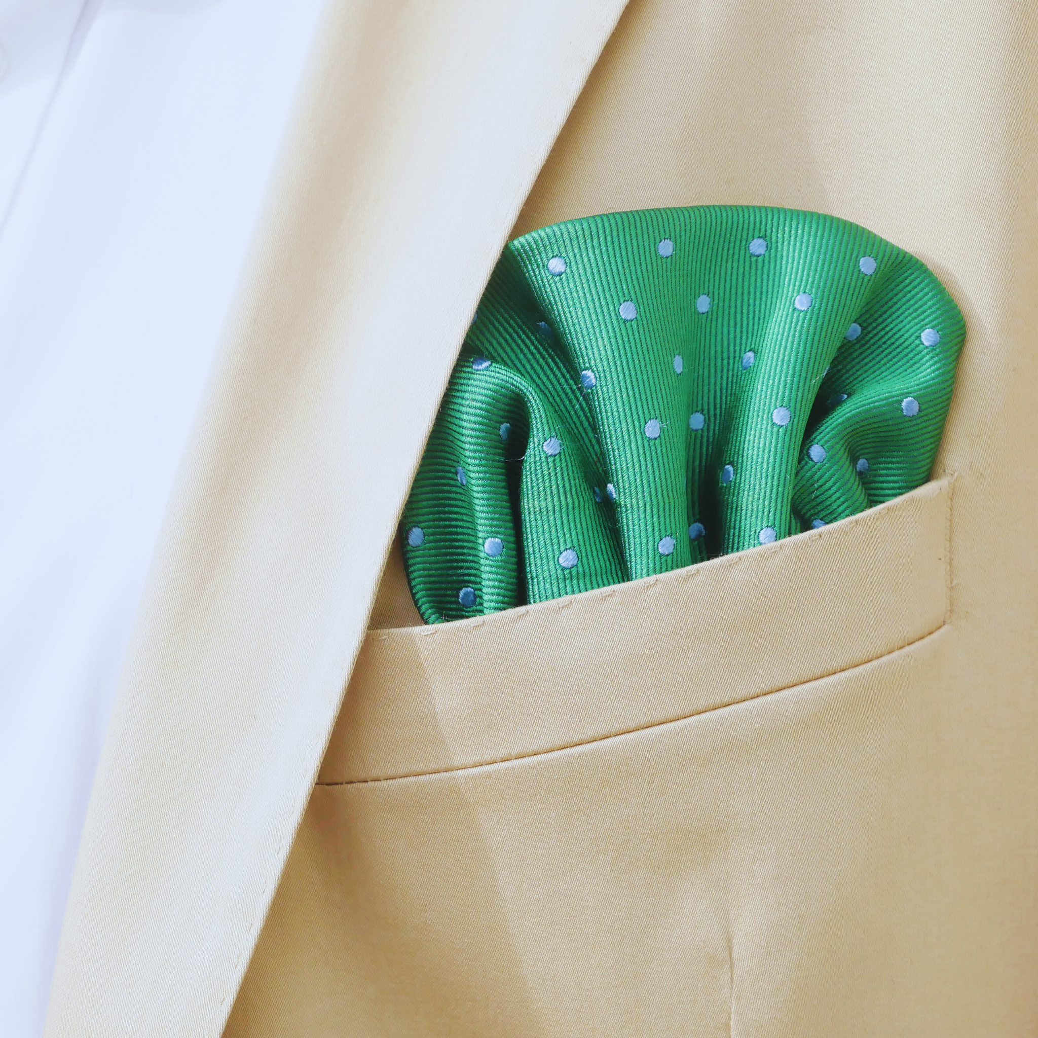 Einstecktuch grün mit weißen Punkten