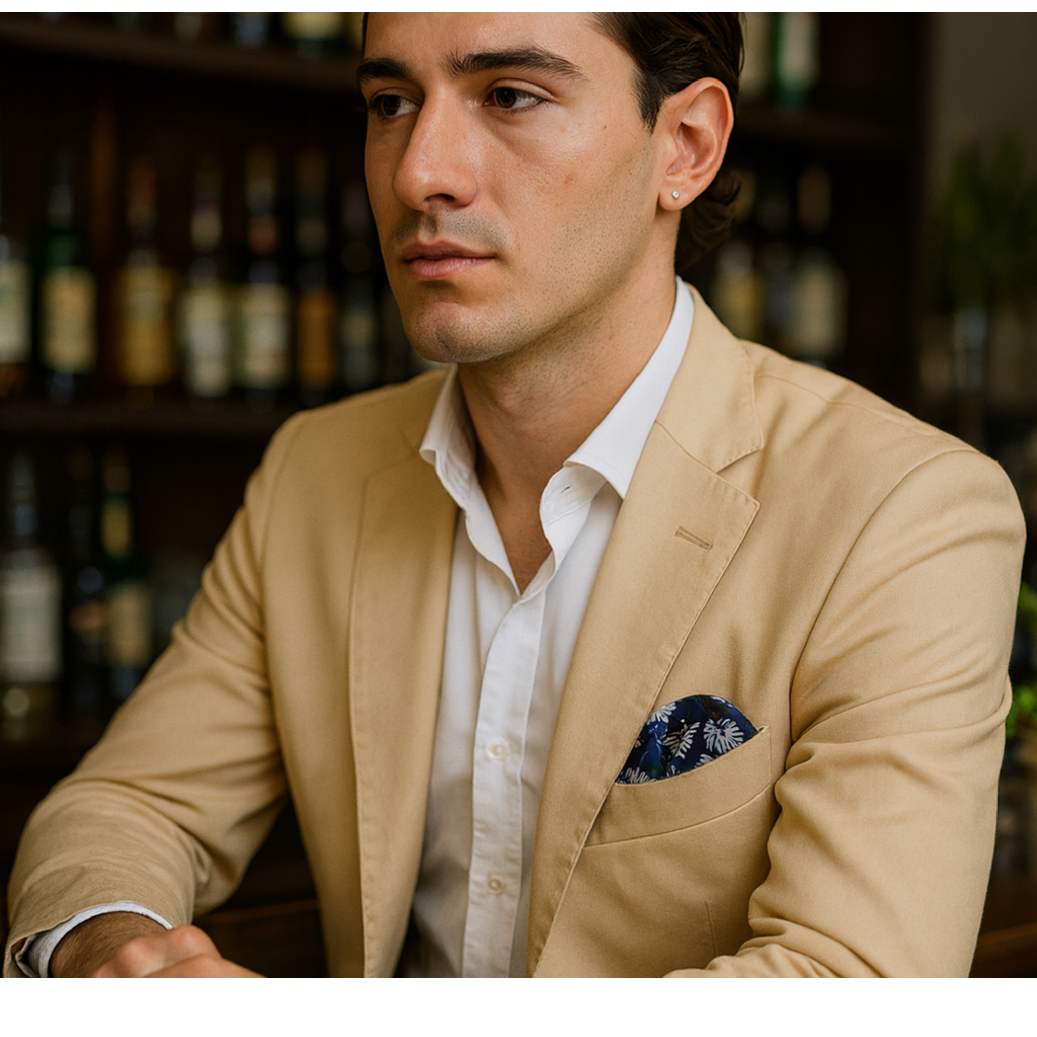 Einstecktuch blau mit Blumenmuster in weiß